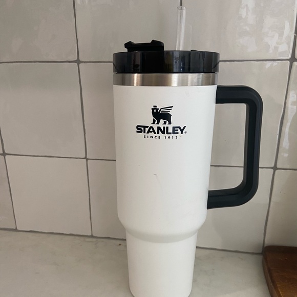 Original Polar white Stanley 40 oz quencher tumbler - Picture 1 of 4
